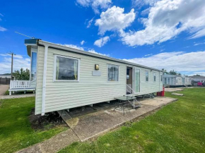 4 Berth Caravan For Hire At Seawick Holiday Park In Essex Ref 27606Sw